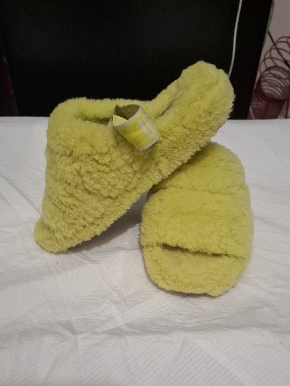 Ugg Fluff Yeah Lime Green Fluffy Slides. Sz 8